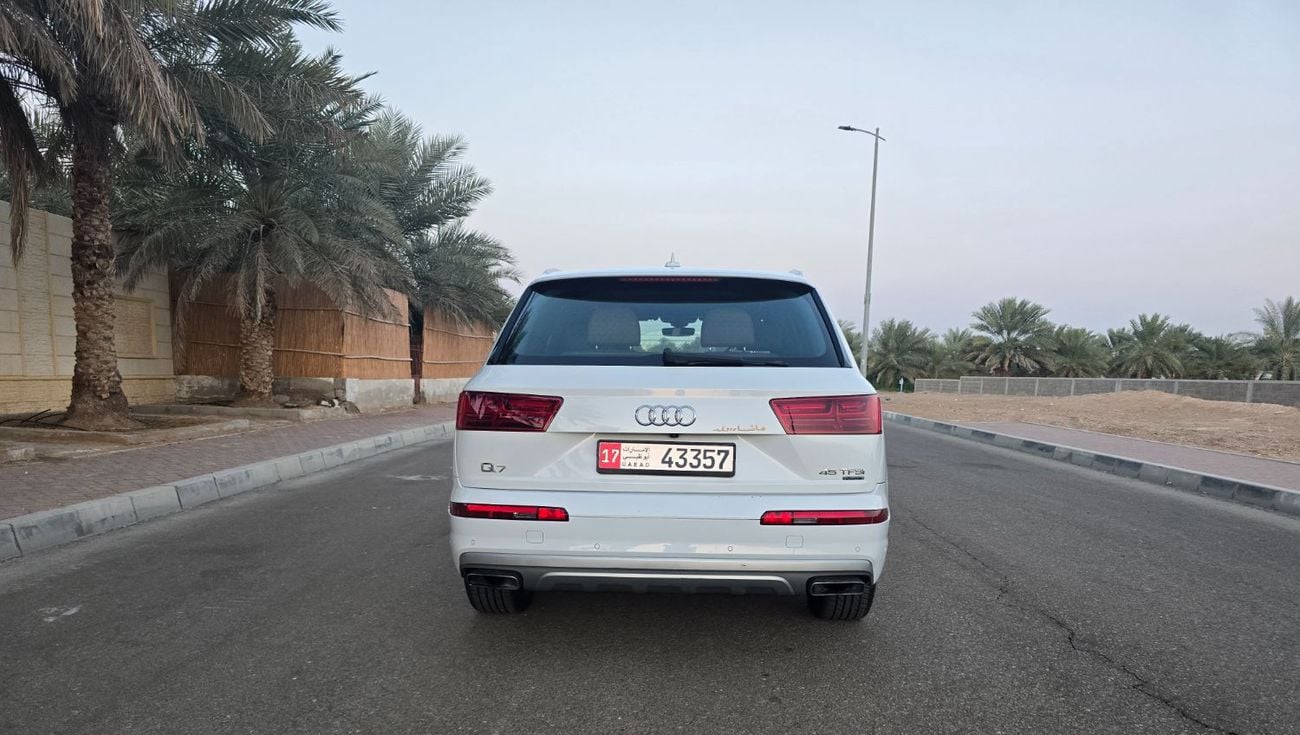 أودي Q7 45 TFSI quattro 3.0L