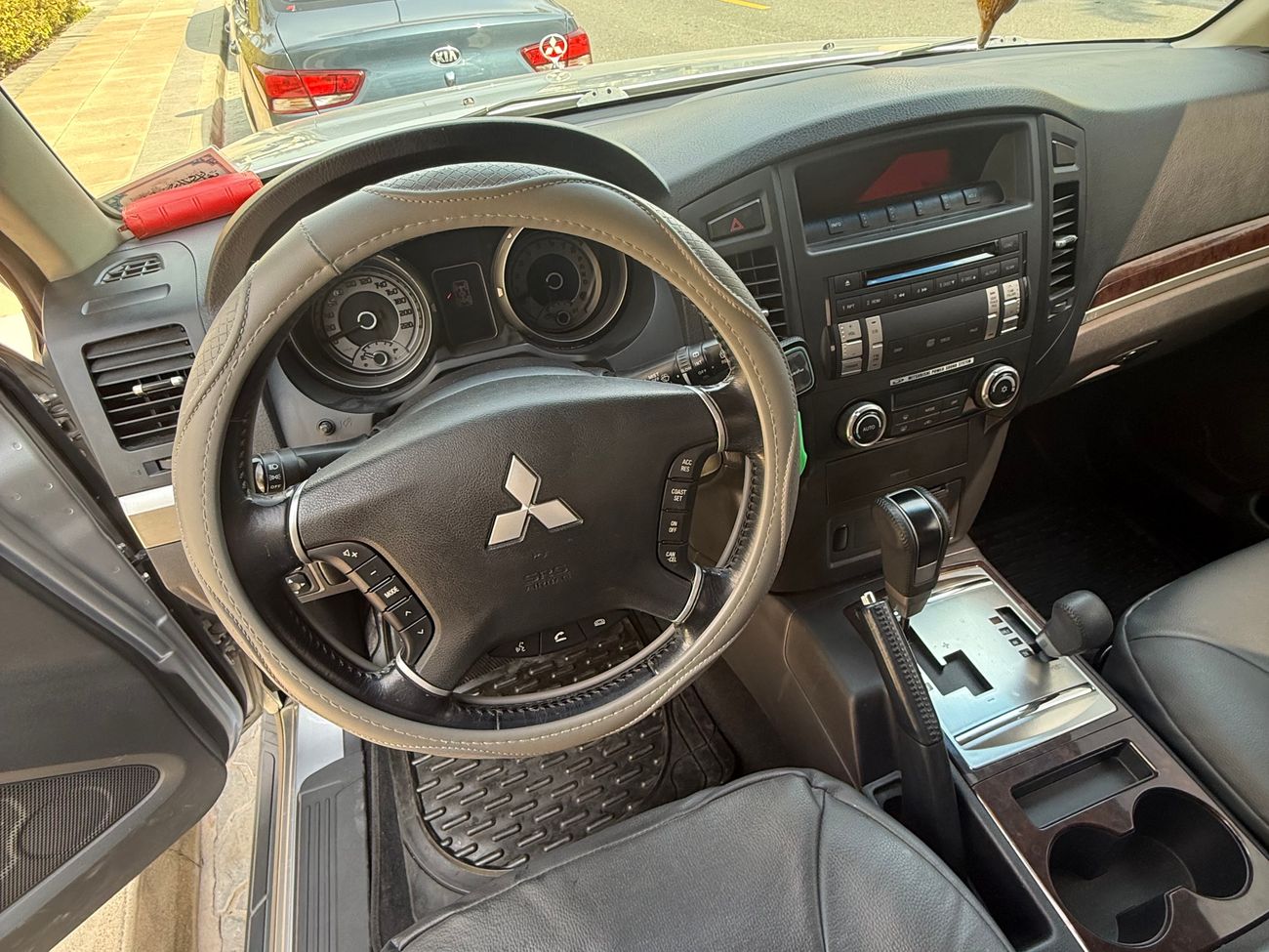 ميتسوبيشي باجيرو GLS Mid 3.0 (3 doors)