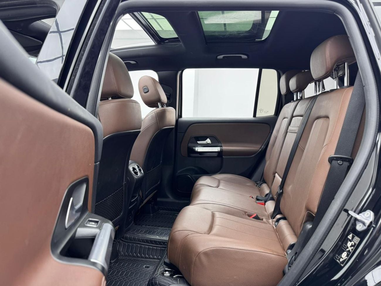 مرسيدس بنز GLB 220 2022 Mercedes-Benz GLB 220, Warranty, Excellent Condition.