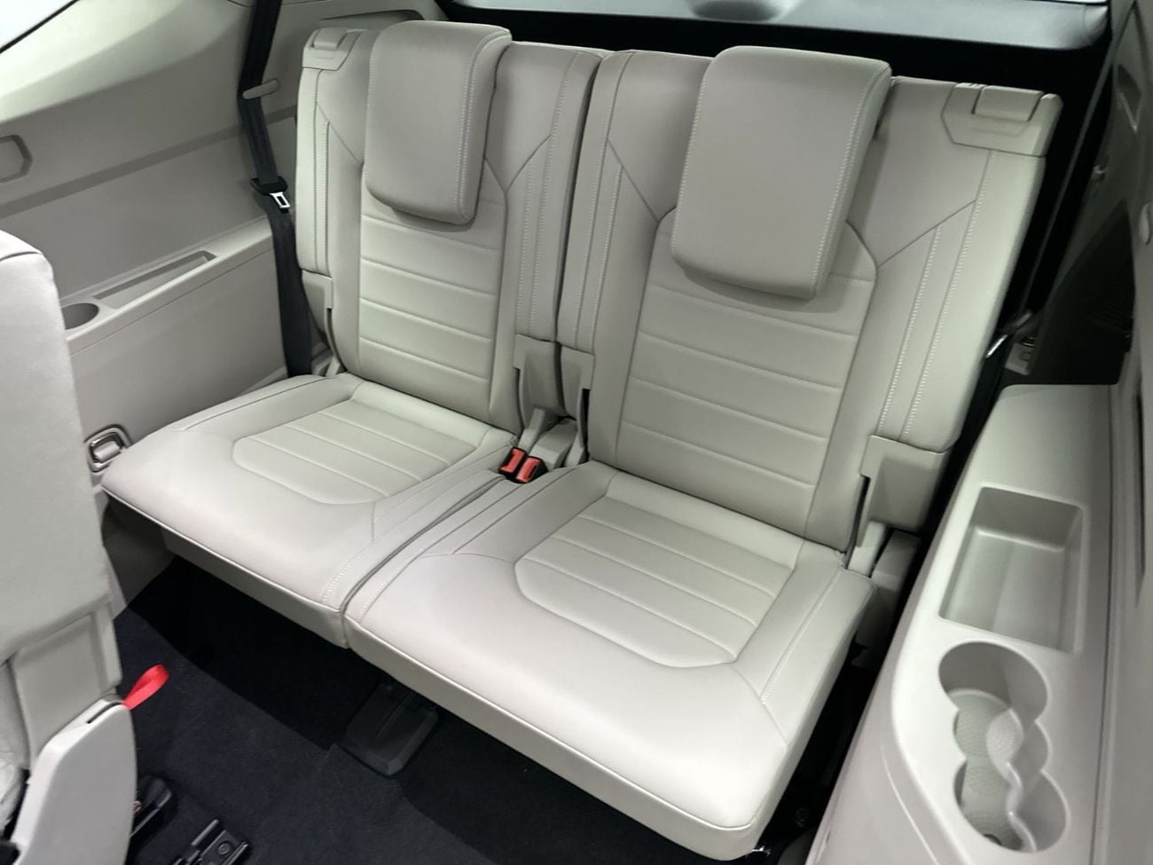 Volkswagen Teramont COMFORTLINE Teramont Comfortline 2L Facelift 2 | Ex-Demo Car| Premium 7-Seater | Panoramic Sunroof | Digital Coc
