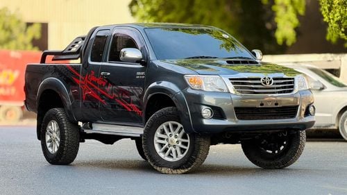 Toyota Hilux SMART CAB | MANUAL TRANSMISISON | 3.0L DIESEL | 4X4 SPORTS BAR | RHD
