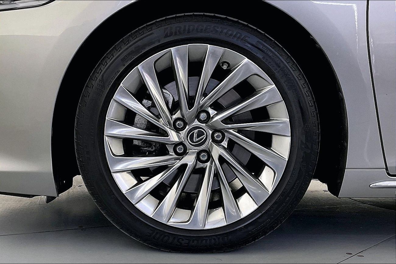 Nissan Sunny SV | 1 year free warranty | 0 Down Payment