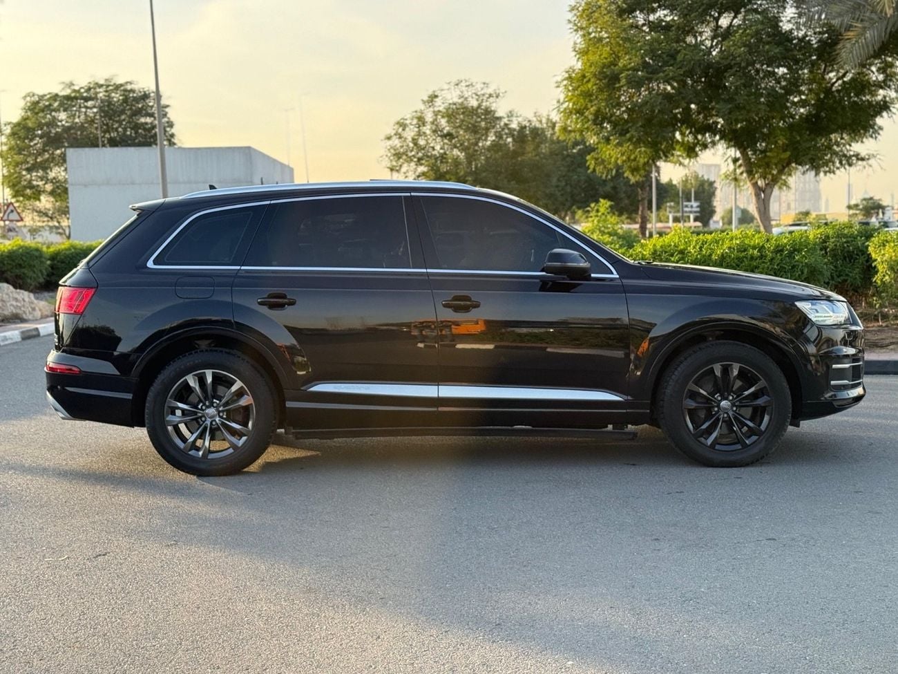 أودي Q7 45 TFSI quattro S-Line 3.0L