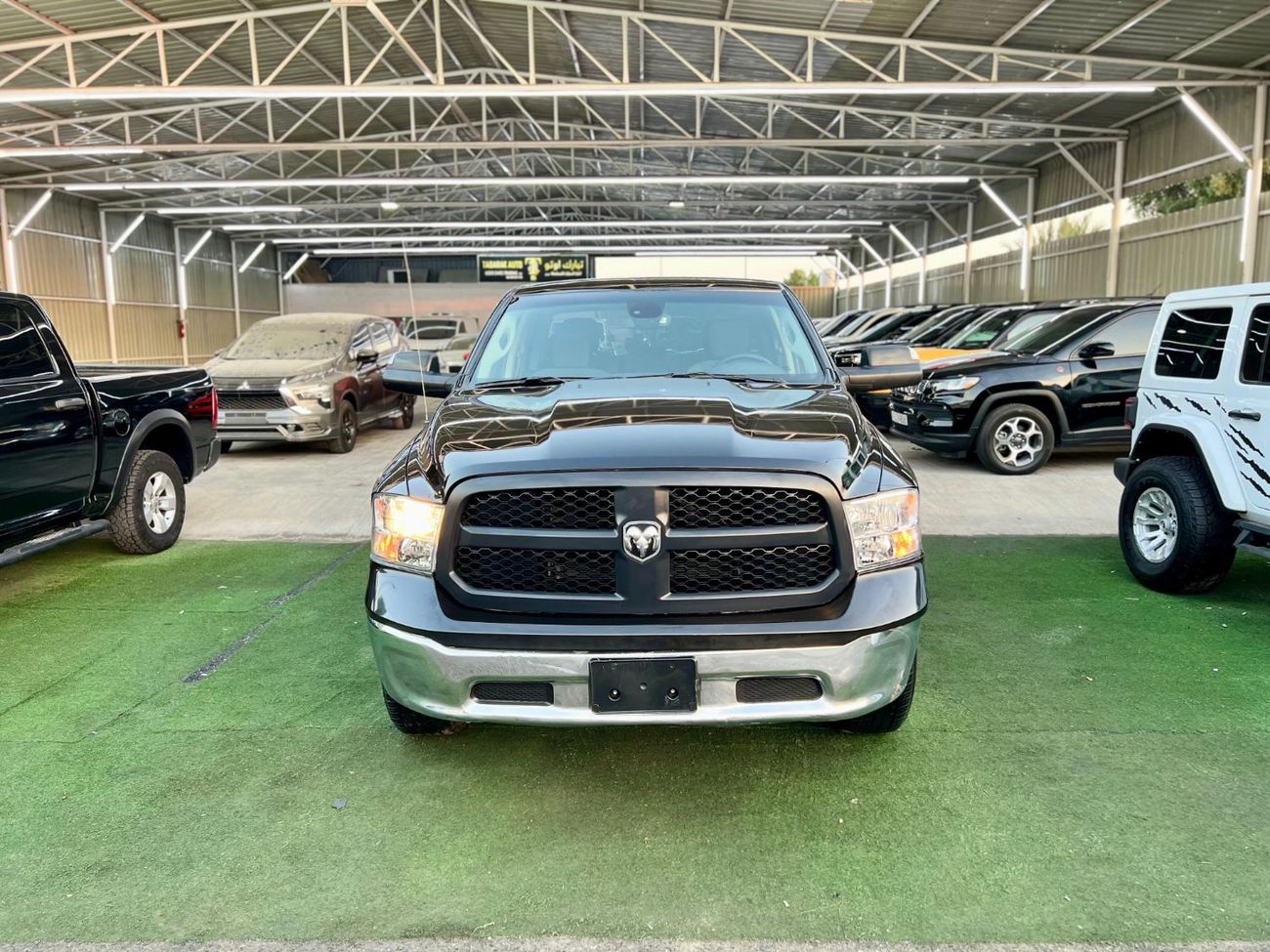 دودج رام فان Ram classic V8 5.7 warranty one year bank financie available