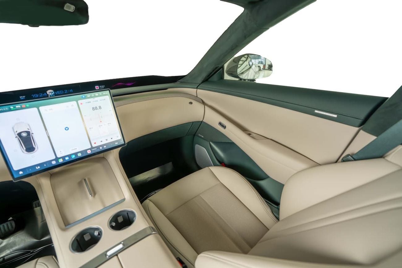 شاومى YU7 Brand New-760 KM Range-Full Options-Fast Charging