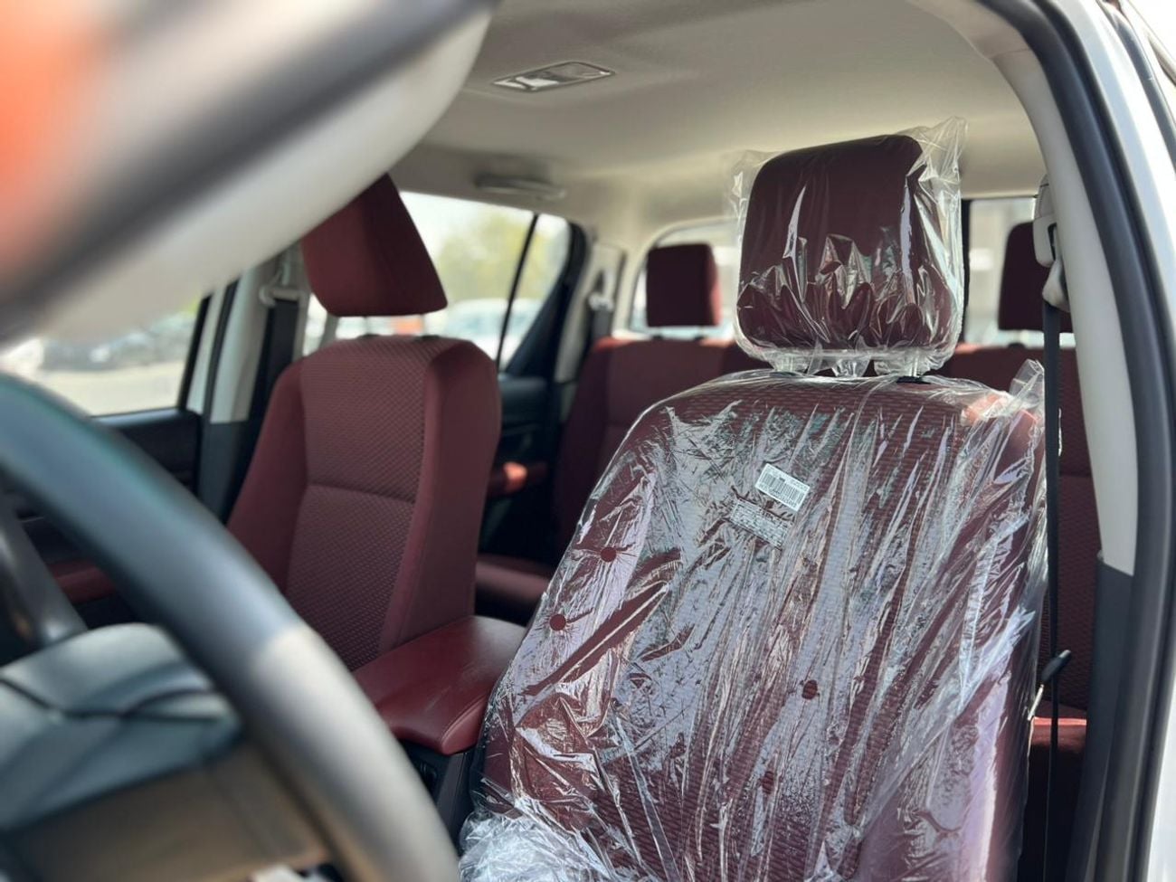 Toyota Hilux DLX EXPORT ONLY - TOYOTA HILUX 2.7L A/T (Red Interior)
