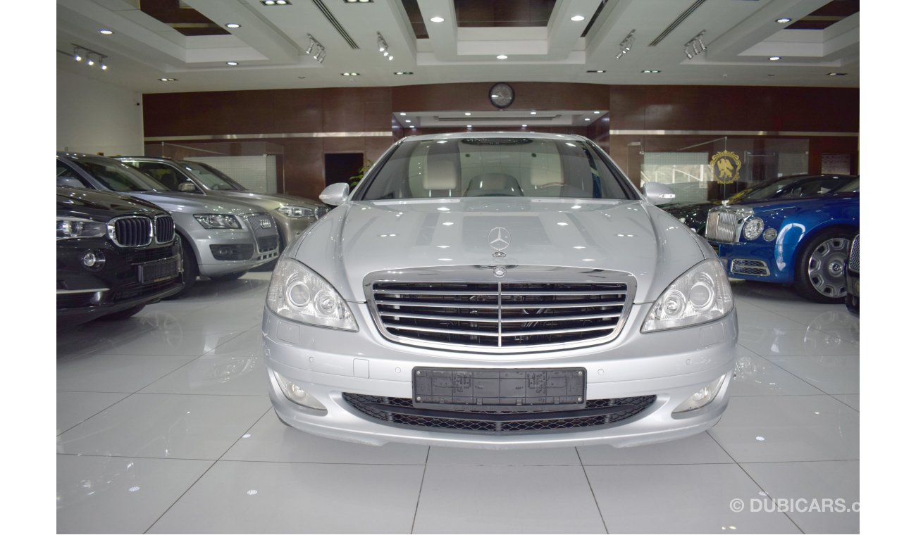 Mercedes-Benz S 300 2009 - GCC - Low Mileage - Well Maintained