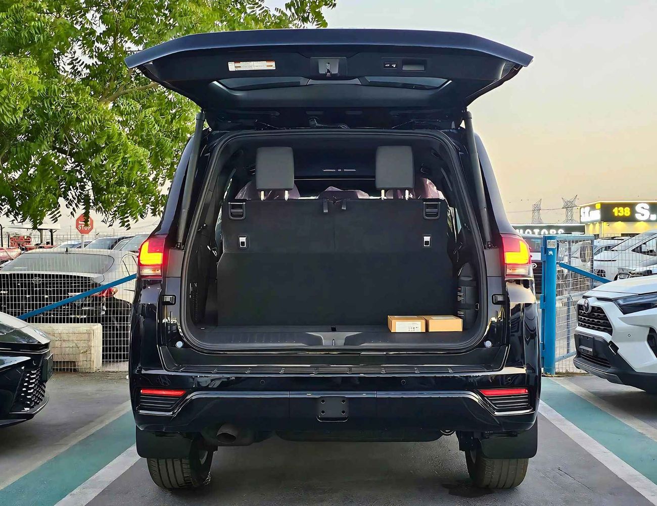 Toyota Land Cruiser GXR TWIN TURBO / 3.5L V6 PETROL / BIG DVD JBL SPKR / SUNROOF (CODE # GXR3HB)