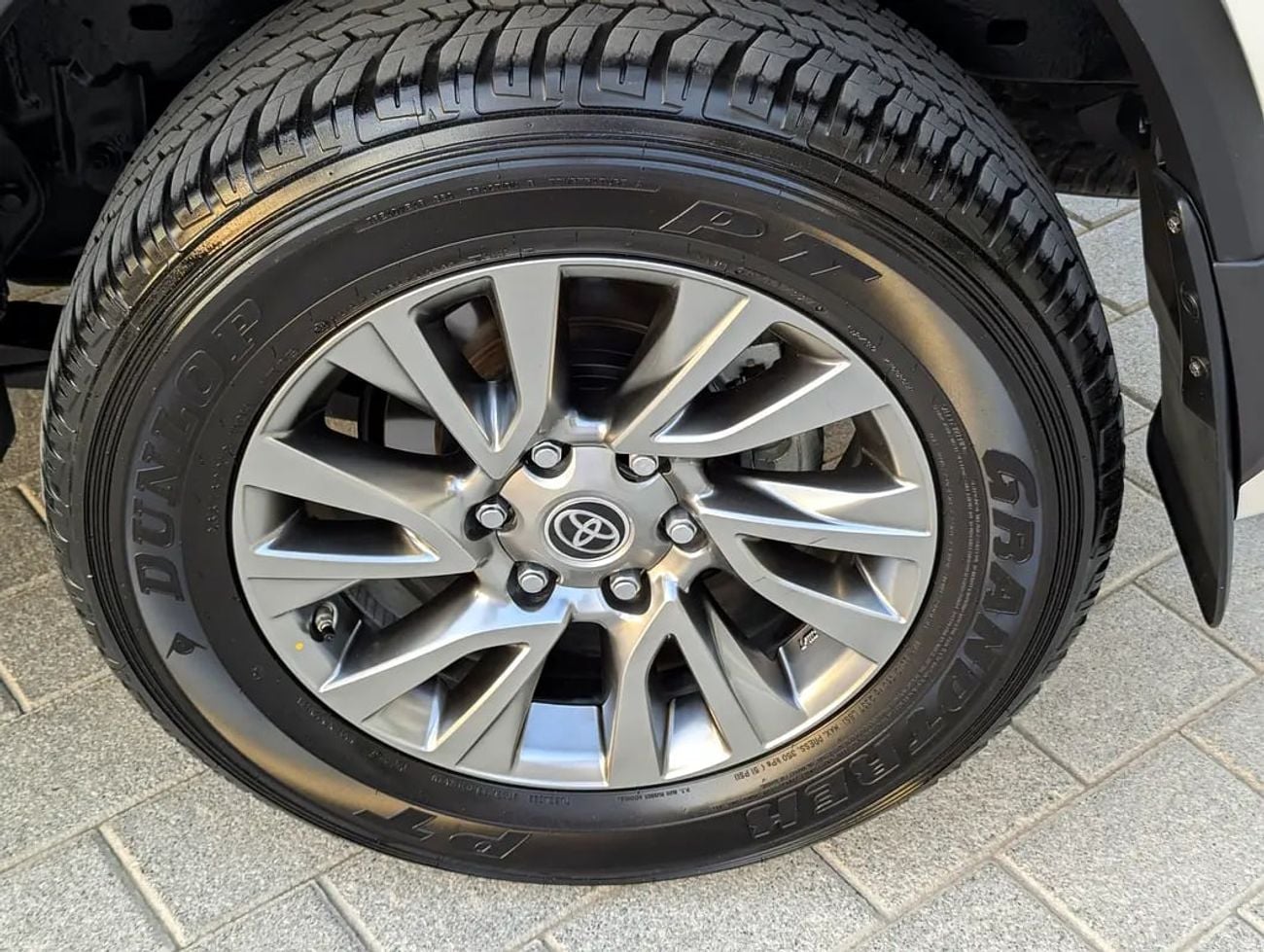 تويوتا فورتونر VXR V6 4.0L Original Paint Accident Free Almost GCC Specs