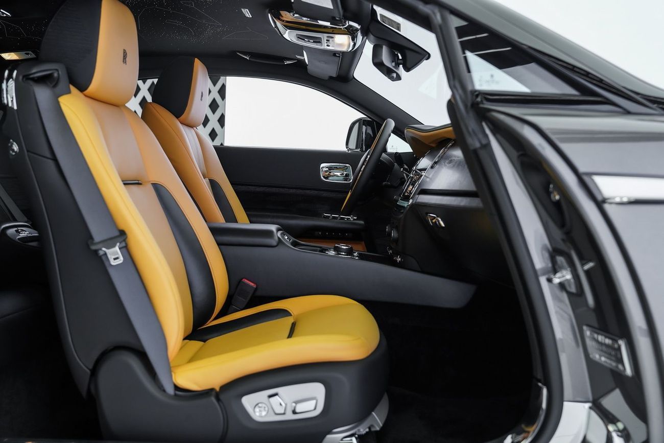 Rolls-Royce Wraith Rolls Royce Wraith Black Arrow 1 of 12