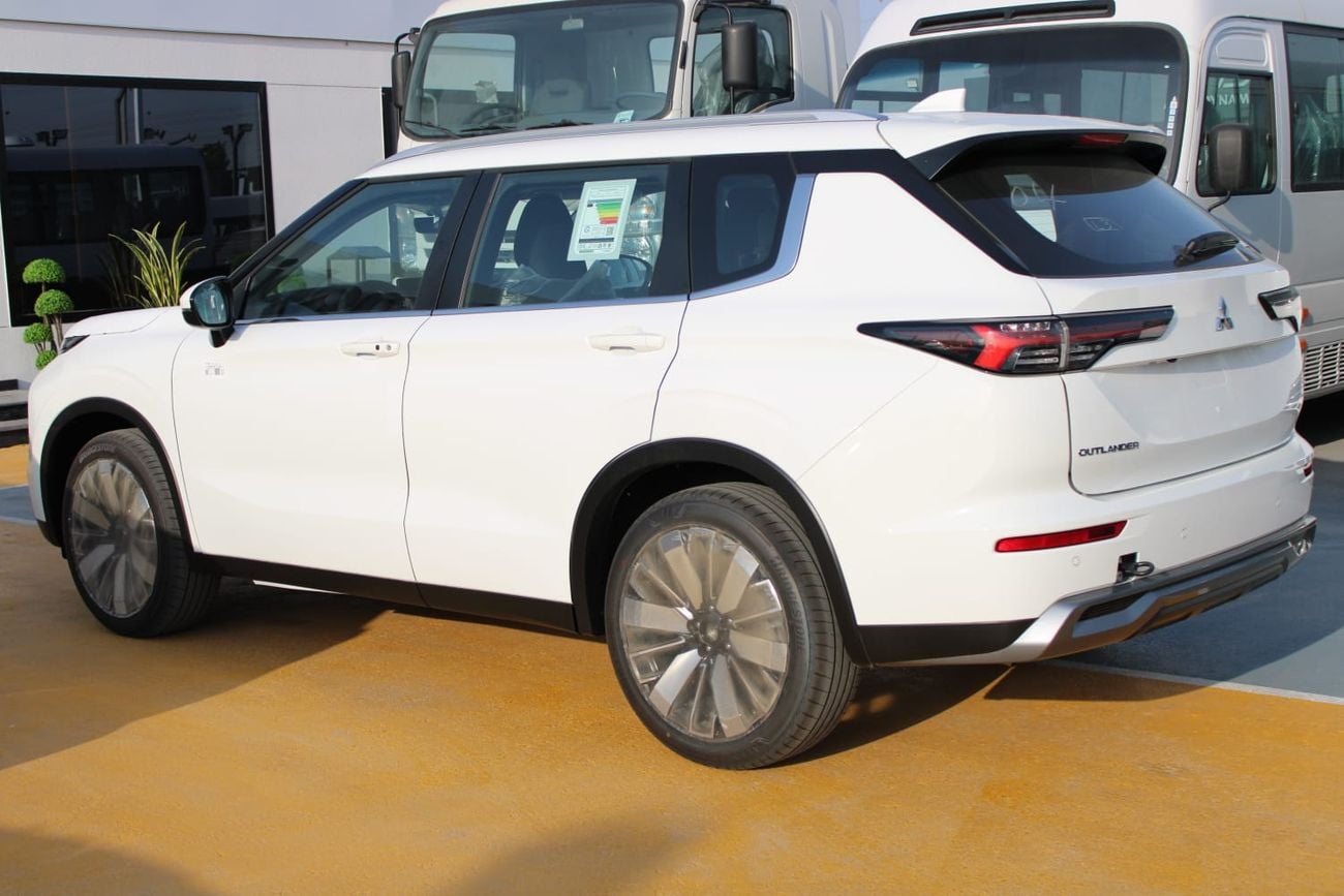 ميتسوبيشي آوتلاندر Mitsubishi Outlander 7-Seater H-Line 2.5L 4WD | Brand New | Export Only |