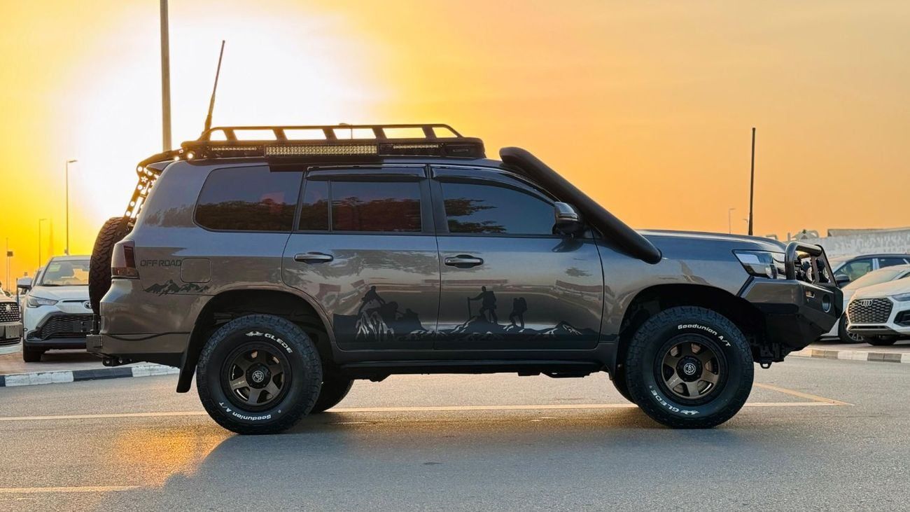 تويوتا لاند كروزر HEAVY OFF-ROAD MODIFIED | 4.5L DIESEL | RHD | AUTOMATIC | BULL BAR + RHINO RACK + SNORKEL