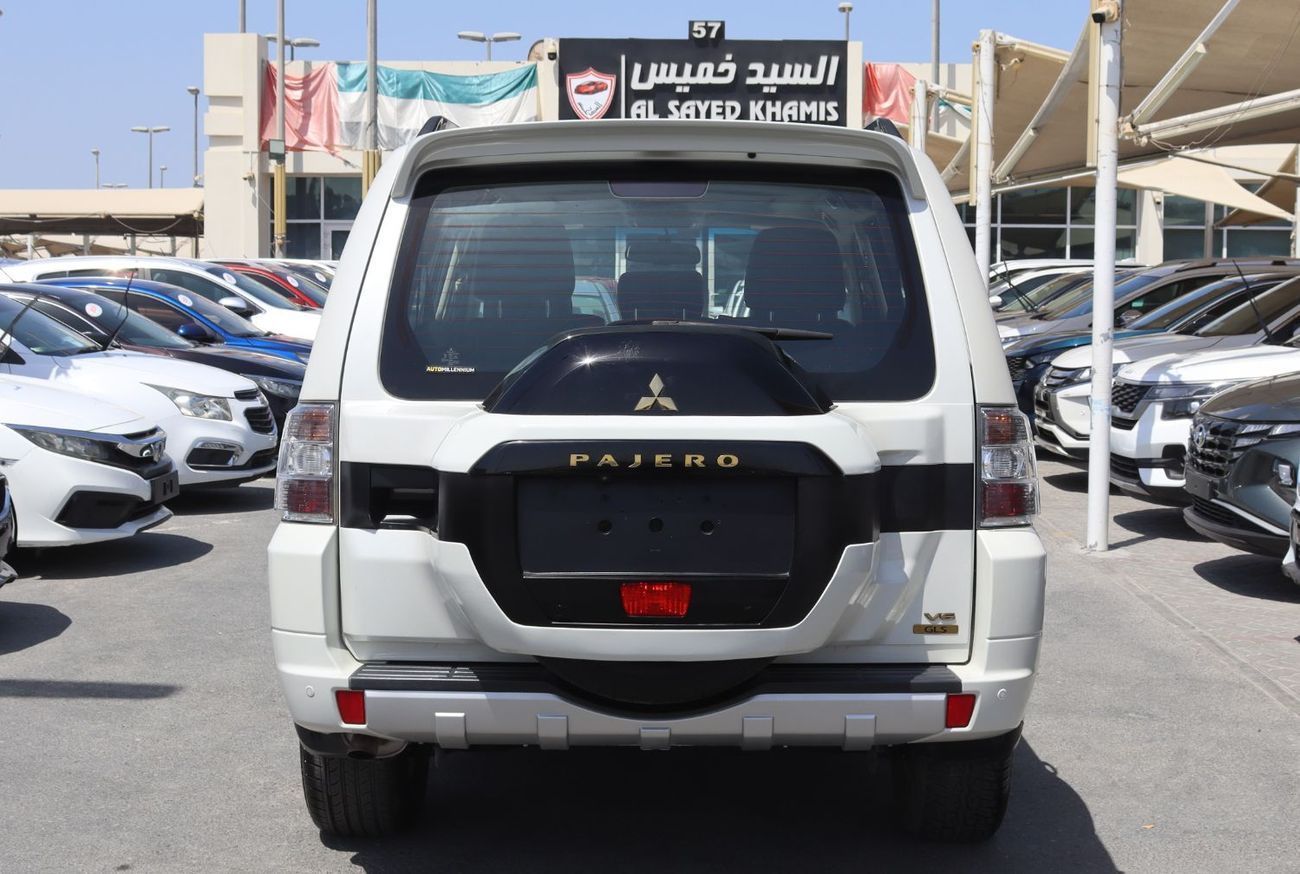 Mitsubishi Pajero Mitsubishi Pajero GCC 2022 in excellent condition, 56,000 km, 3.0L- 6 cylinder, priced at  65000 AED