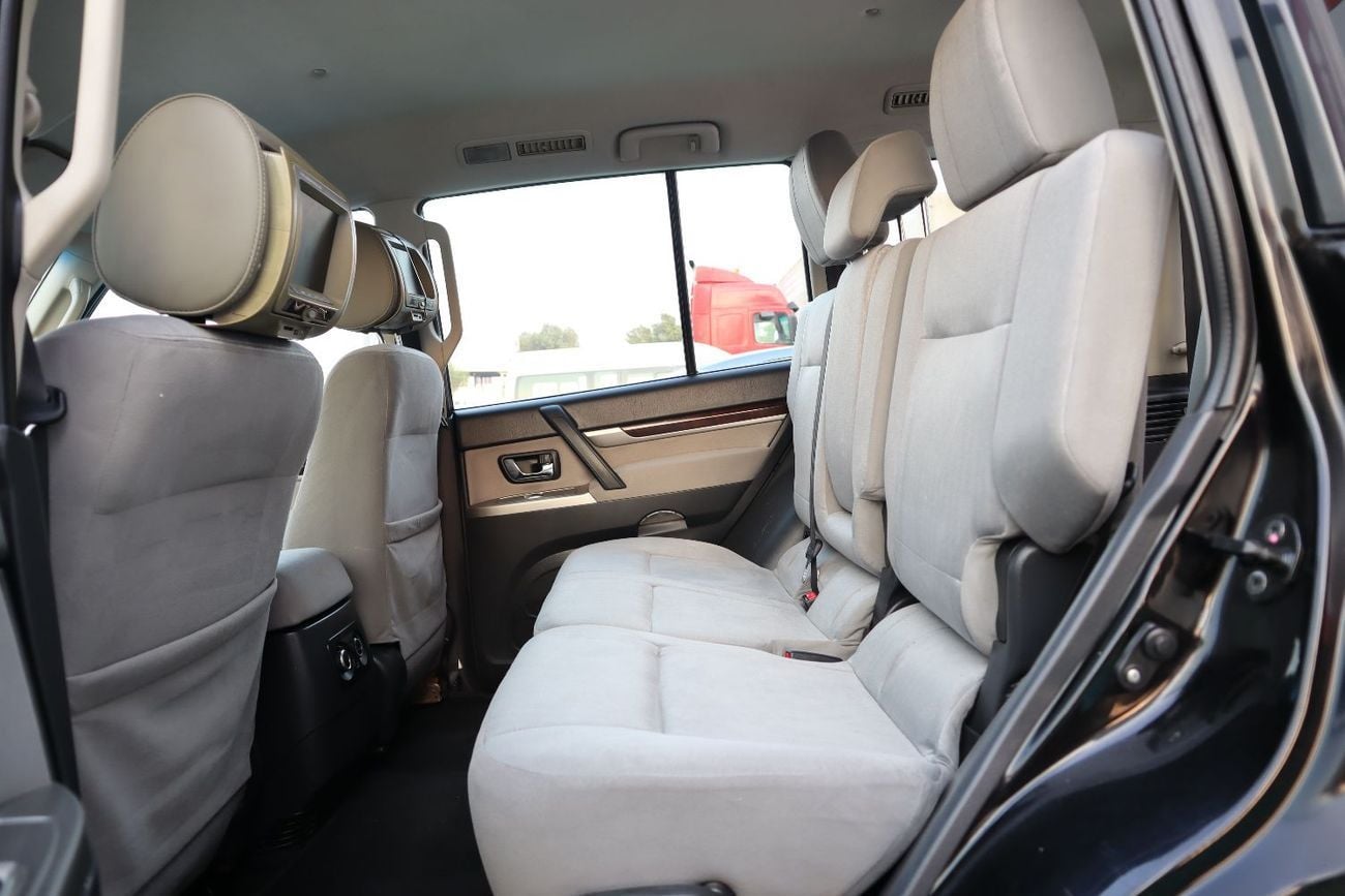 ميتسوبيشي باجيرو GLS M/L DIAMOND GLS Base 3.5L (7 Seater)