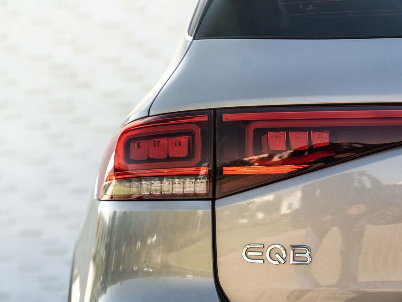 مرسيدس بنز EQB 350 4M STD