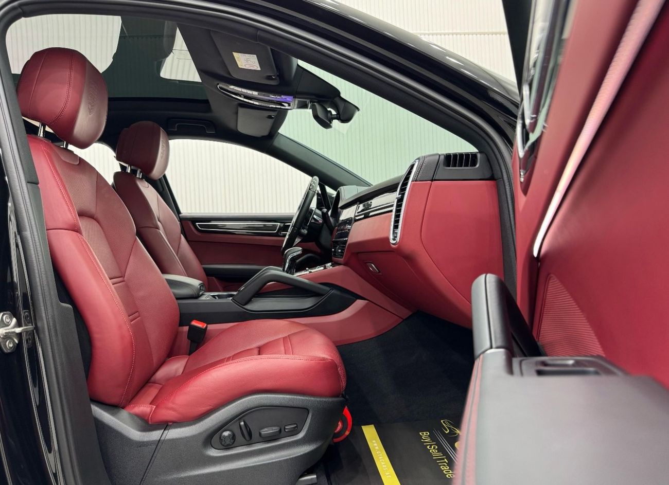 بورش كايان Base Coupe 2023 Porsche Cayenne Coupe, Nov 2025 Porsche Warranty, Full Options, Low Kms, GCC