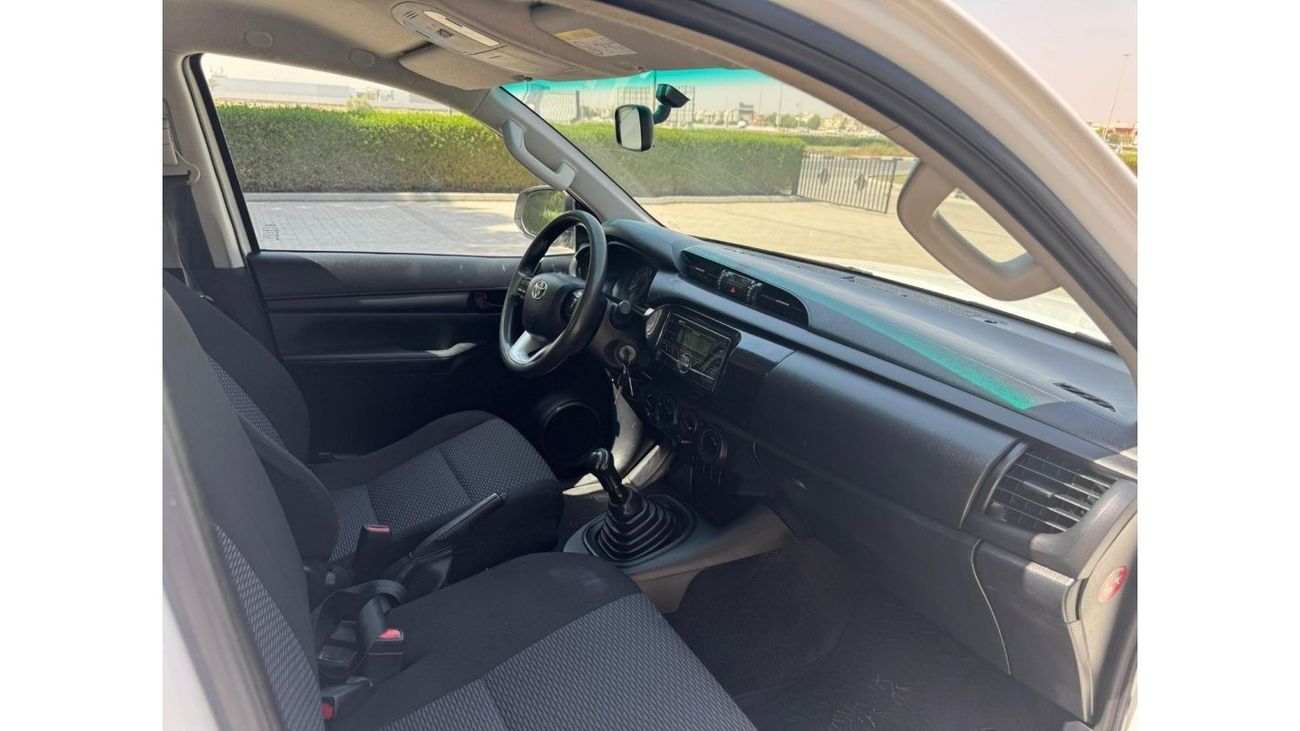 Toyota Hilux GL 2 Full manual petrol4×4