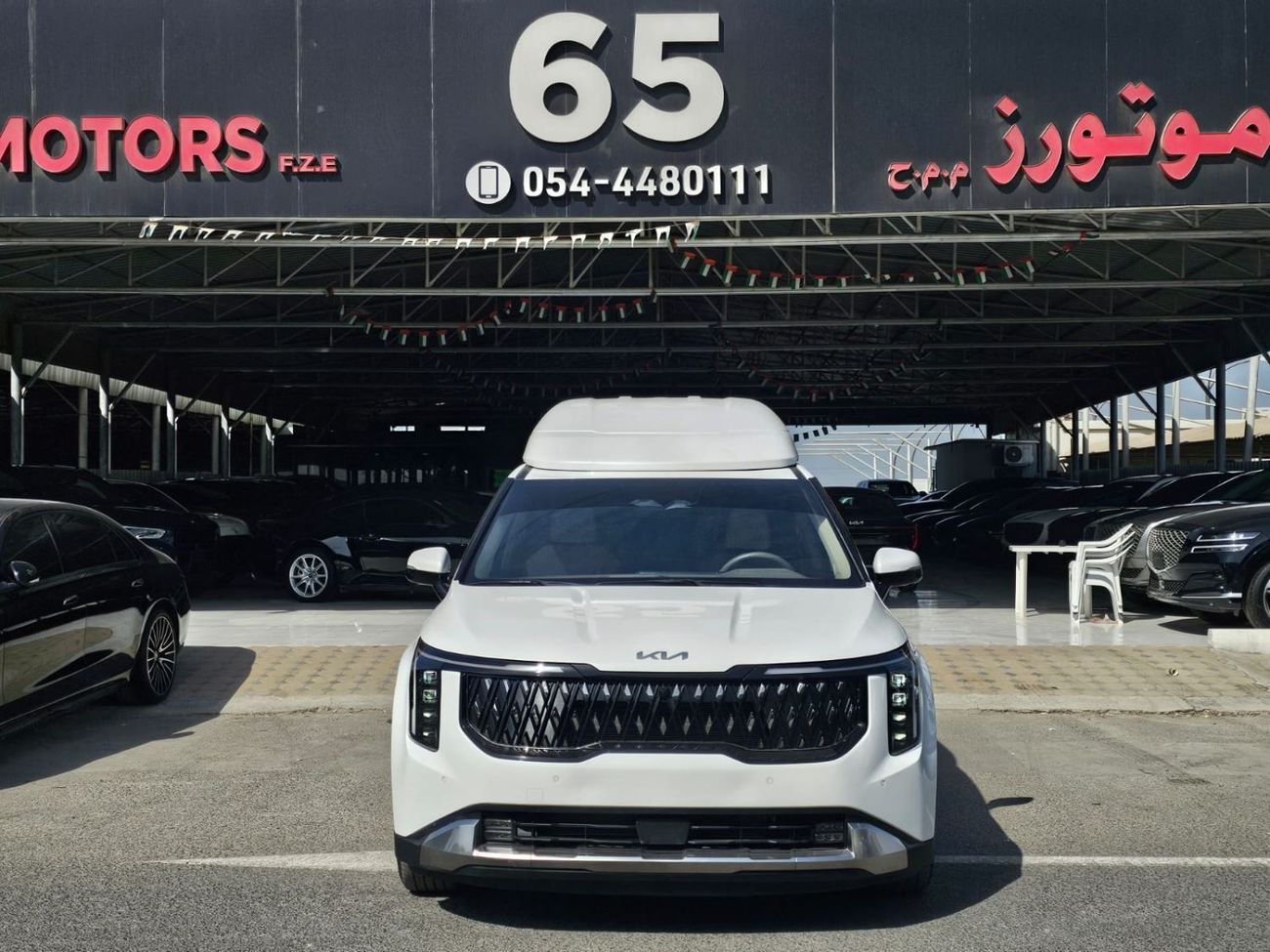 Kia Carnival Hi limousine vip 3.5L Automatic. Van