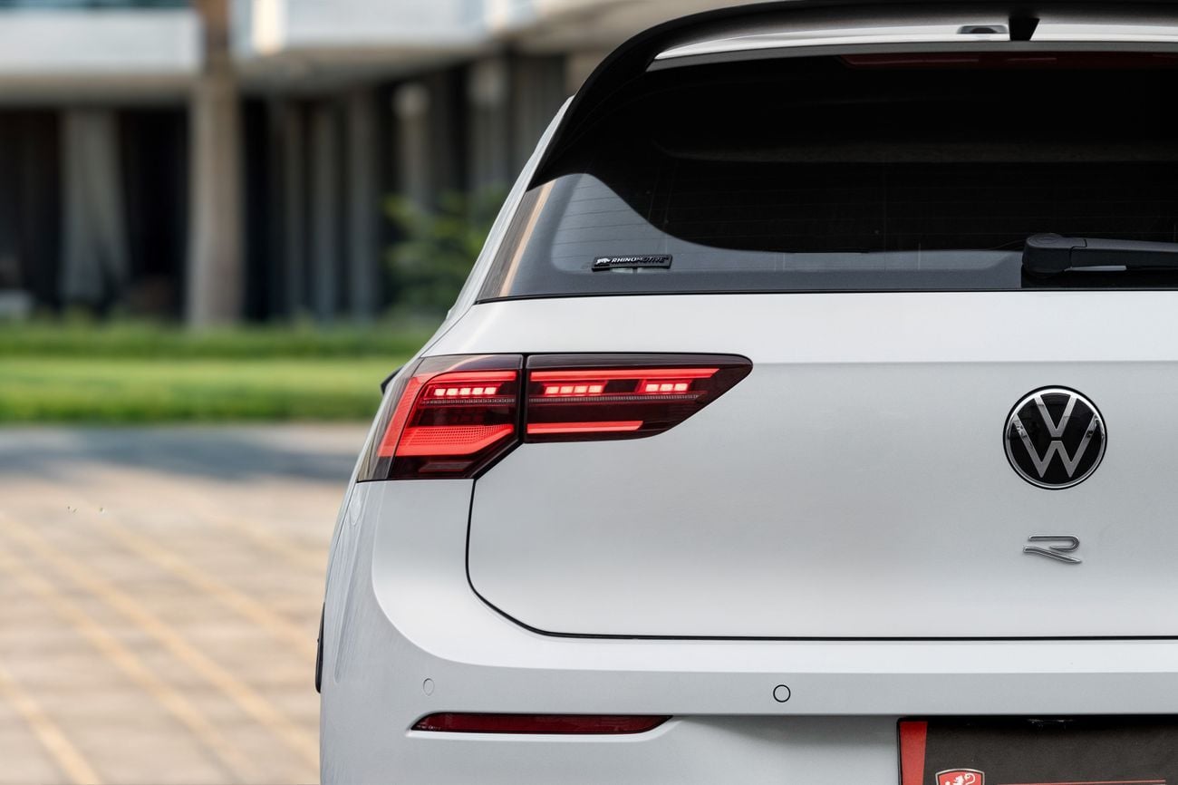 فولكس واجن جولف Golf R | 3,428 P.M | 0% Downpayment | LEATHER | SUNROOF | VW WARRANTY! | Ramadan Offer!