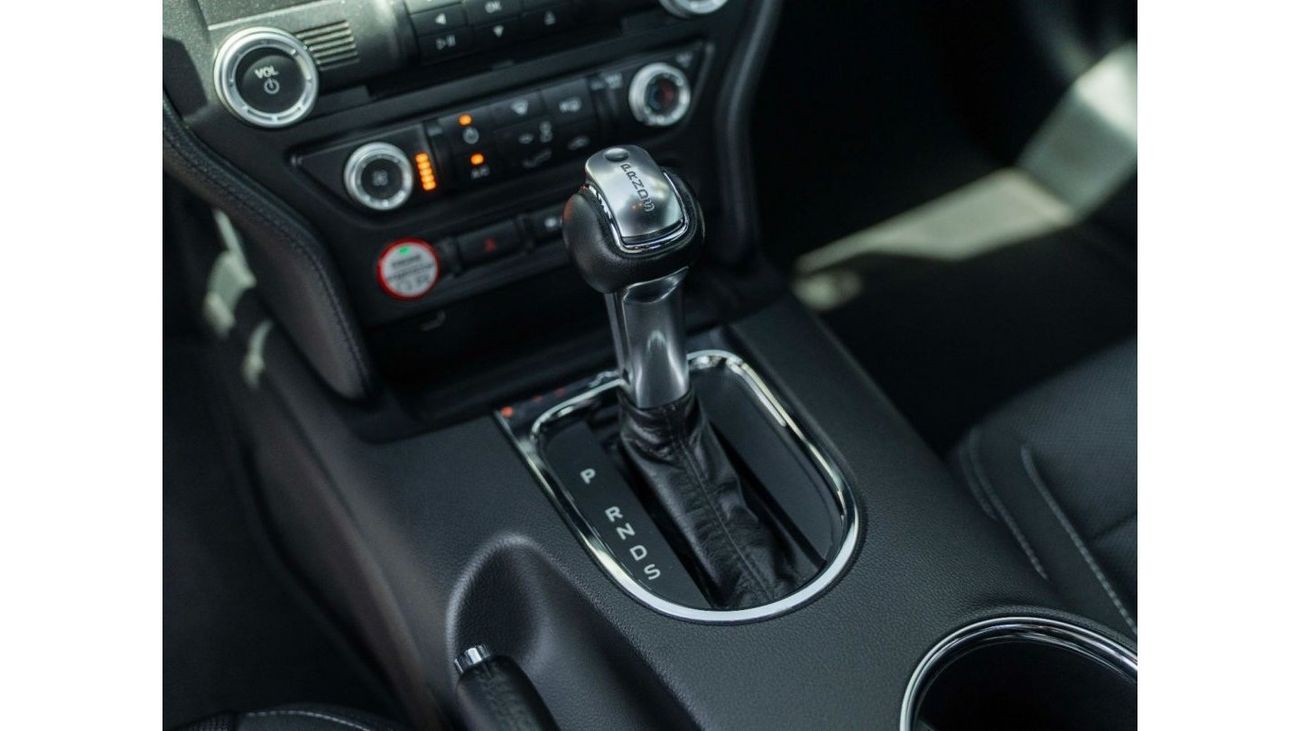 فورد موستانج AED 1,415 PM • MUSTANG V6 • LOW KM’S • FULL AL TAYER MOTORS FORD SERVICE HISTORY