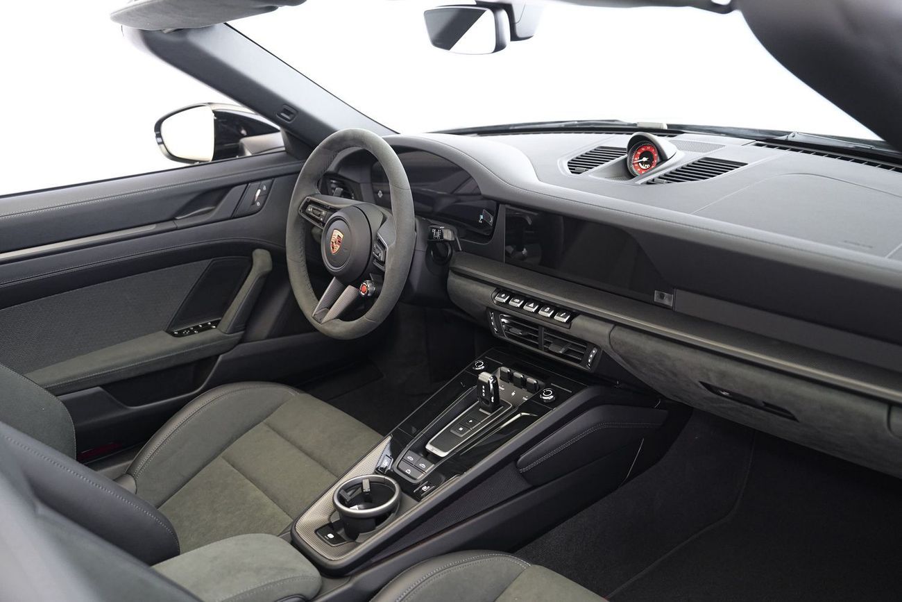 بورش 911 CARRERA GTS CABRIOLET