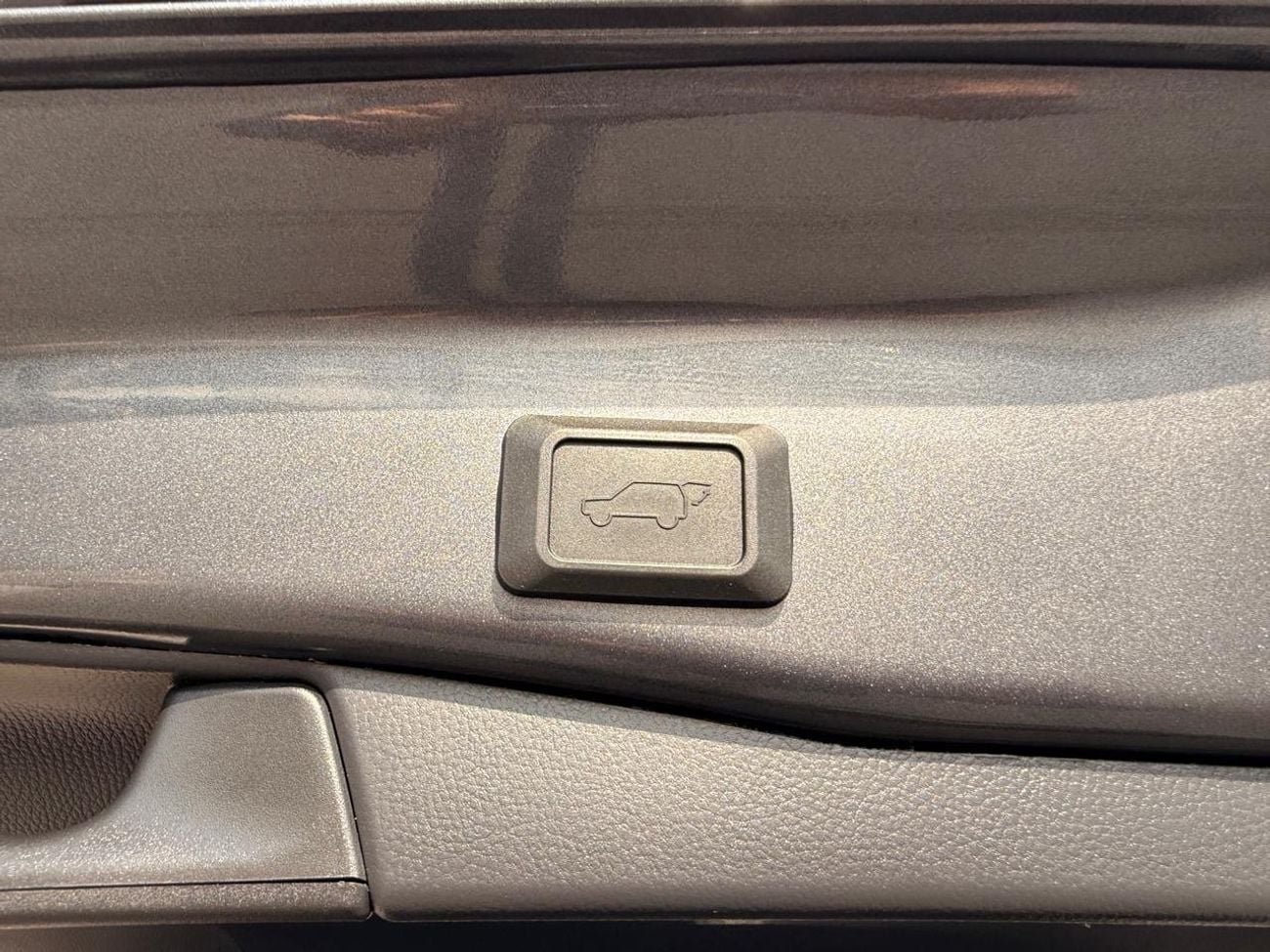 تويوتا راف ٤ XLE Full Option 2022 with sunroof, push start