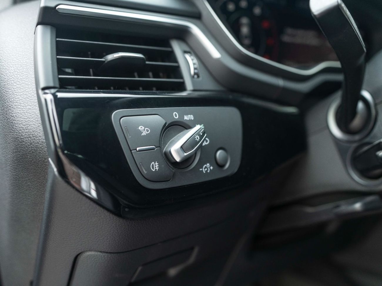 أودي A5 40 TFSI S Line 2.0L (190 HP)