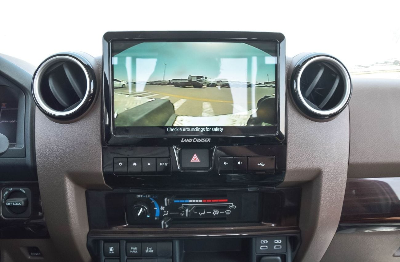 تويوتا لاند كروزر بيك آب TOYOTA LAND CURISER 79 4.0L 4WD PETROL SC PICKUP 2025