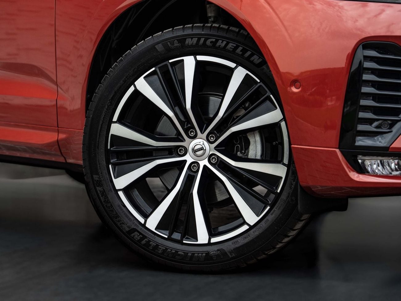 فولفو XC 60 ULTIMATE DARK Volvo XC60 2024