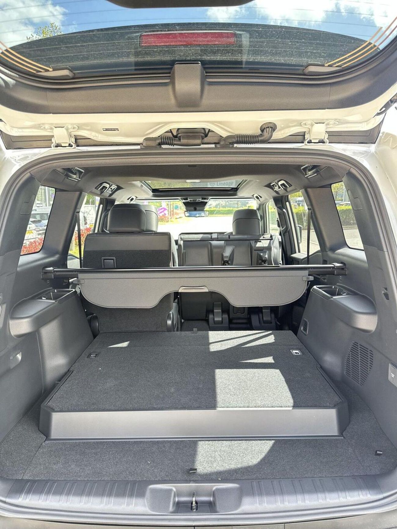 Toyota Land Cruiser 2.8D MHEV Invincible Auto 4WD Euro 6 (s/s) 5dr (LWB) (EXPORT ONLY) Right Hand Drive