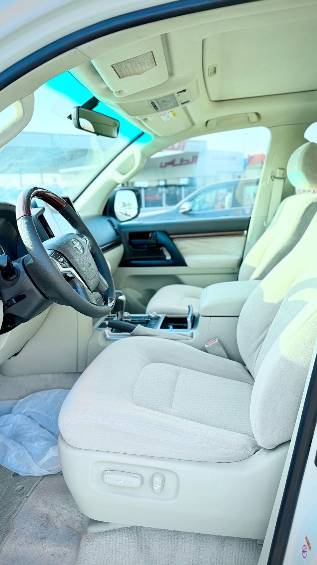 Toyota Land Cruiser 2018 Model GXR Diesel Engine V8 Full Option Very Clean and Perfect Condition