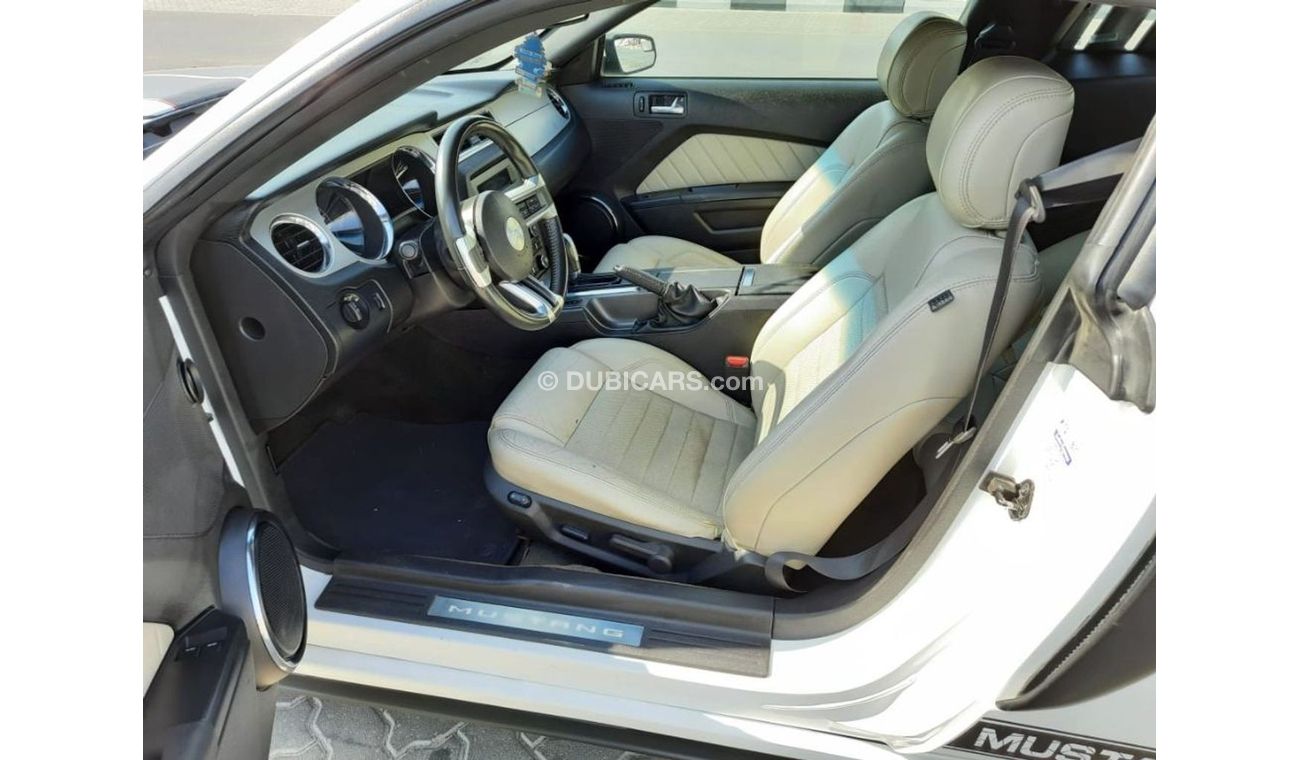 Ford Mustang Ford mustang 2014 full automatic clean caar