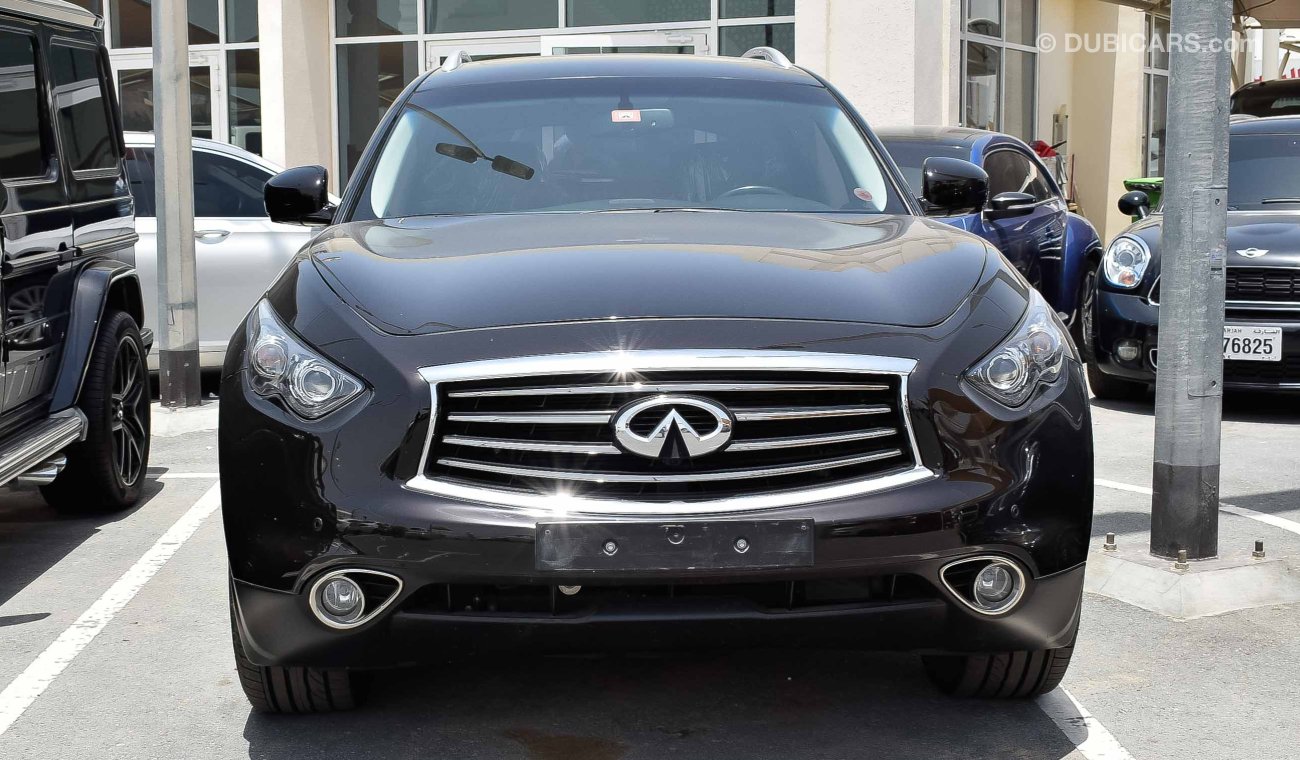 Infiniti FX35 S