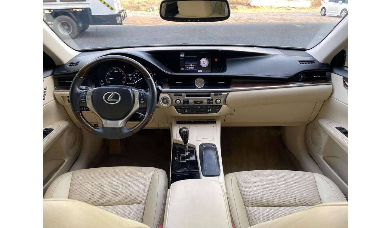 Lexus ES350 Platinum 3.5L FULL OPTIONS / IN PERFECT CONDITION / SPECIAL GOLDEN COLOR