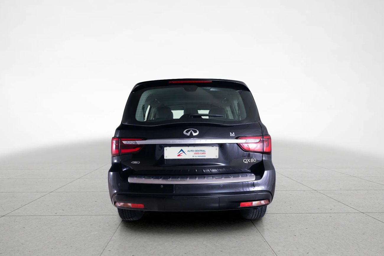 Infiniti QX80 LUXE 5.6
