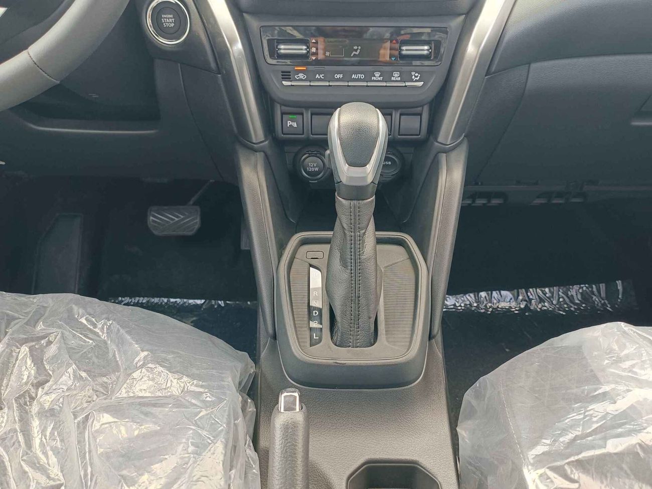 Suzuki Grand Vitara GLX / HYBRID / DOUBLE TONE / 1.5L V4 /  "9" DISPLAY / 360* CAMERA / HEADUP DISPLAY (CODE # GVHB4X2F)