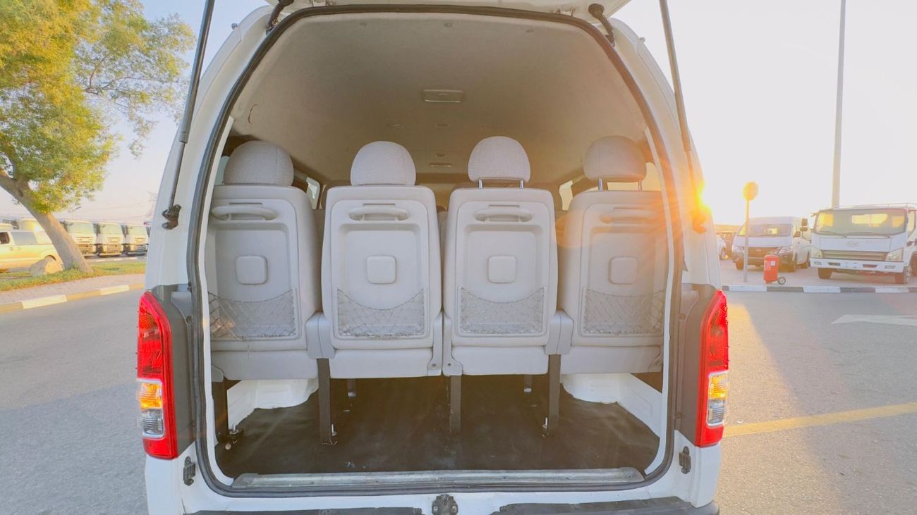 Toyota Hiace PREMIUM CONDITION | 2.5L DIESEL | MANUAL TRANSMISSION | 14 SEATERS
