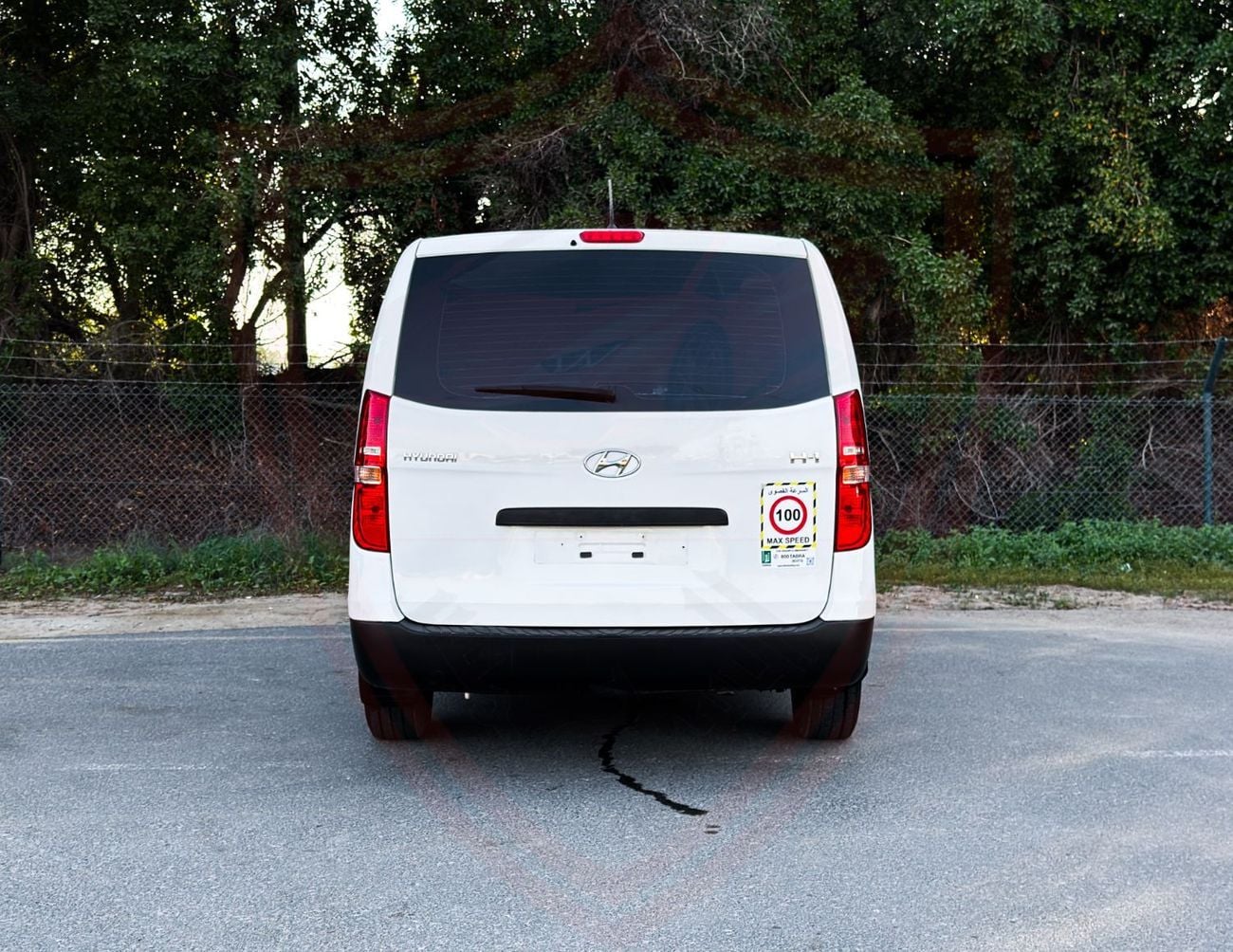 Hyundai H-1 Hyundai H1 | 2.4 L | 2020 | GCC | Accident-Free | In Excellent Condition | 806 P.M