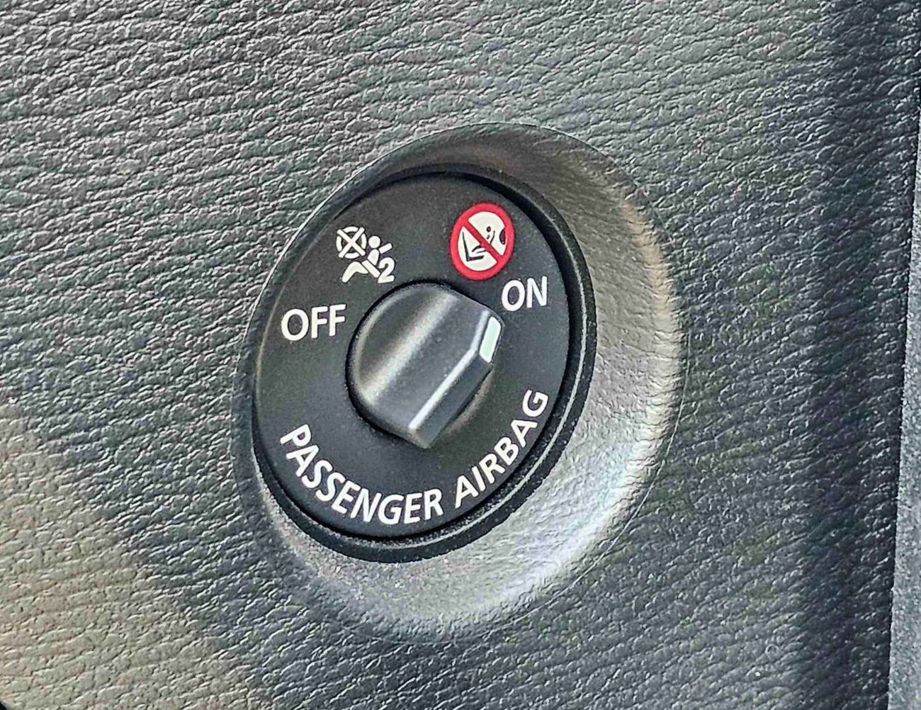 ميتسوبيشي L200 GLX Double Cab Petrol 2.4L