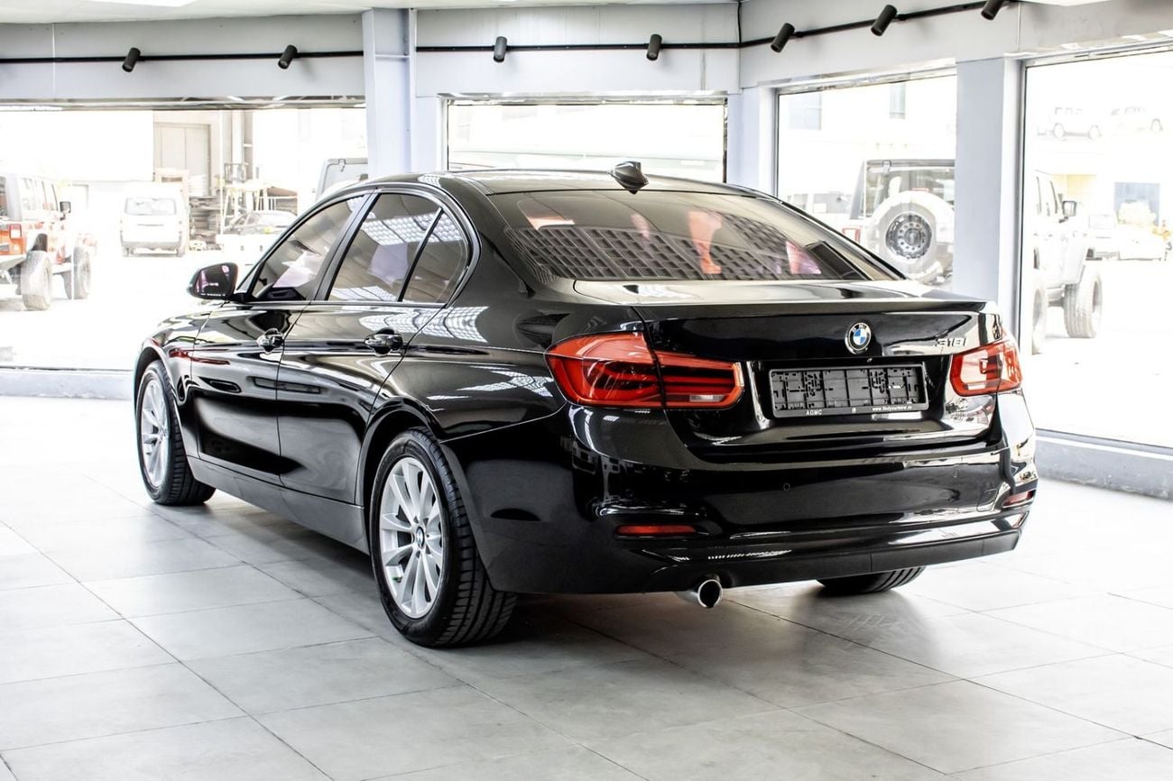 بي أم دبليو 318i EXCLUSIVE BMW 3 Series 318 2018 مواصفات خليجية