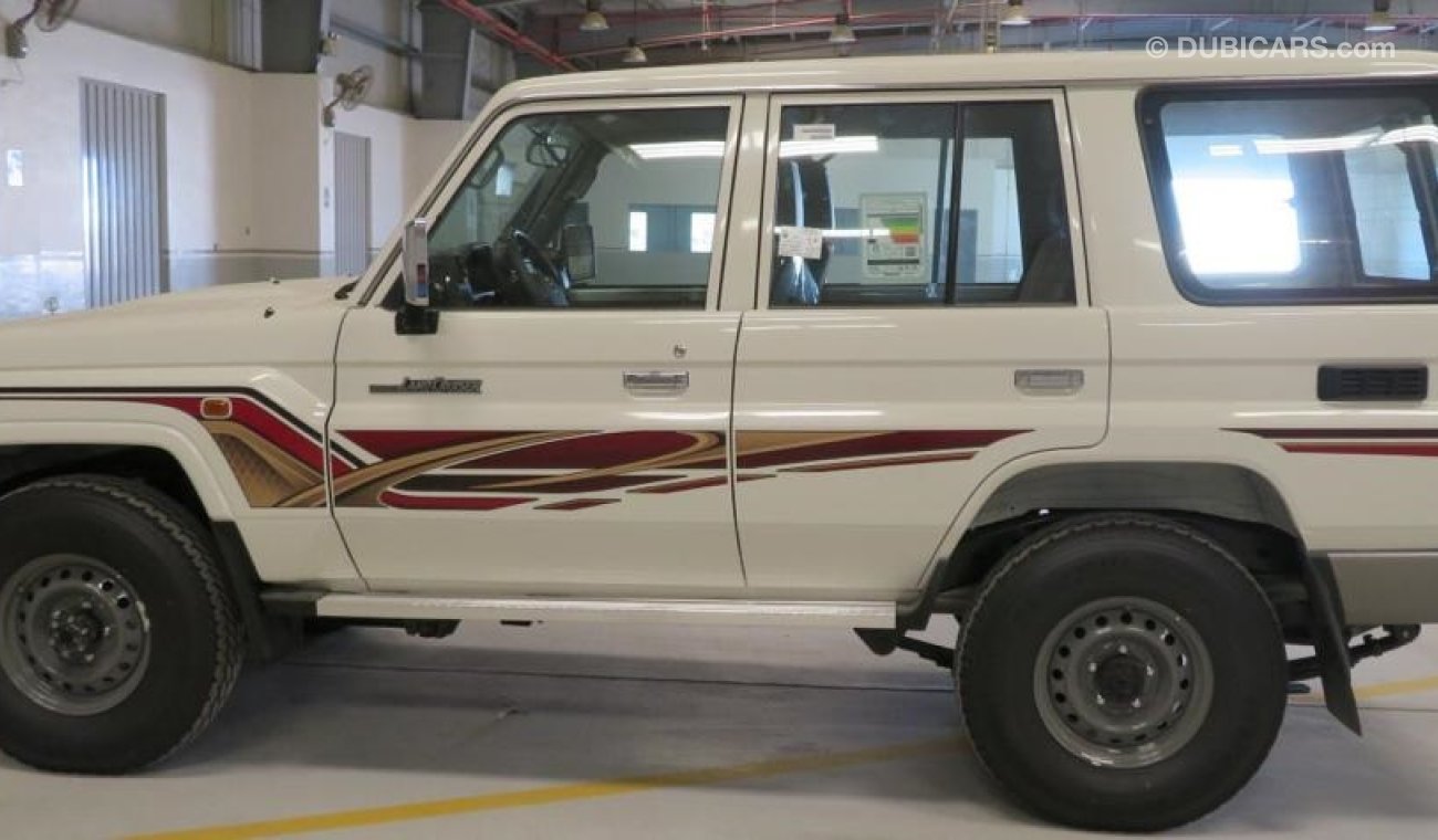 Toyota Land Cruiser Hard Top DIESEL,4.5L,V8,5DOOR,POWER WINDOW,MT,2022MY