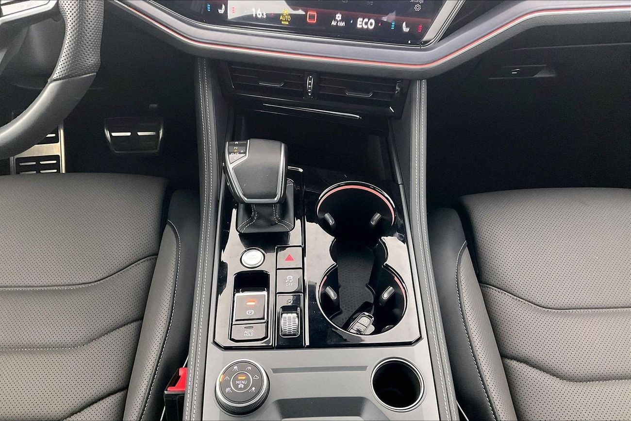 فولكس واجن طوارق R-Line | National Day Celebration | شامل الضمان | 0 ﺪﻔﻋﺓ ﺃﻮﻟﻯ