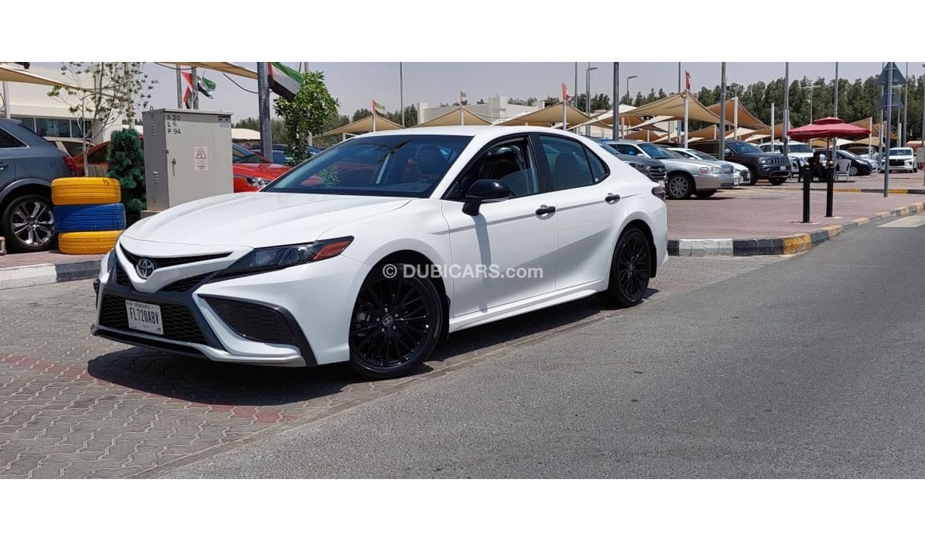 Toyota Camry SE Low mileage