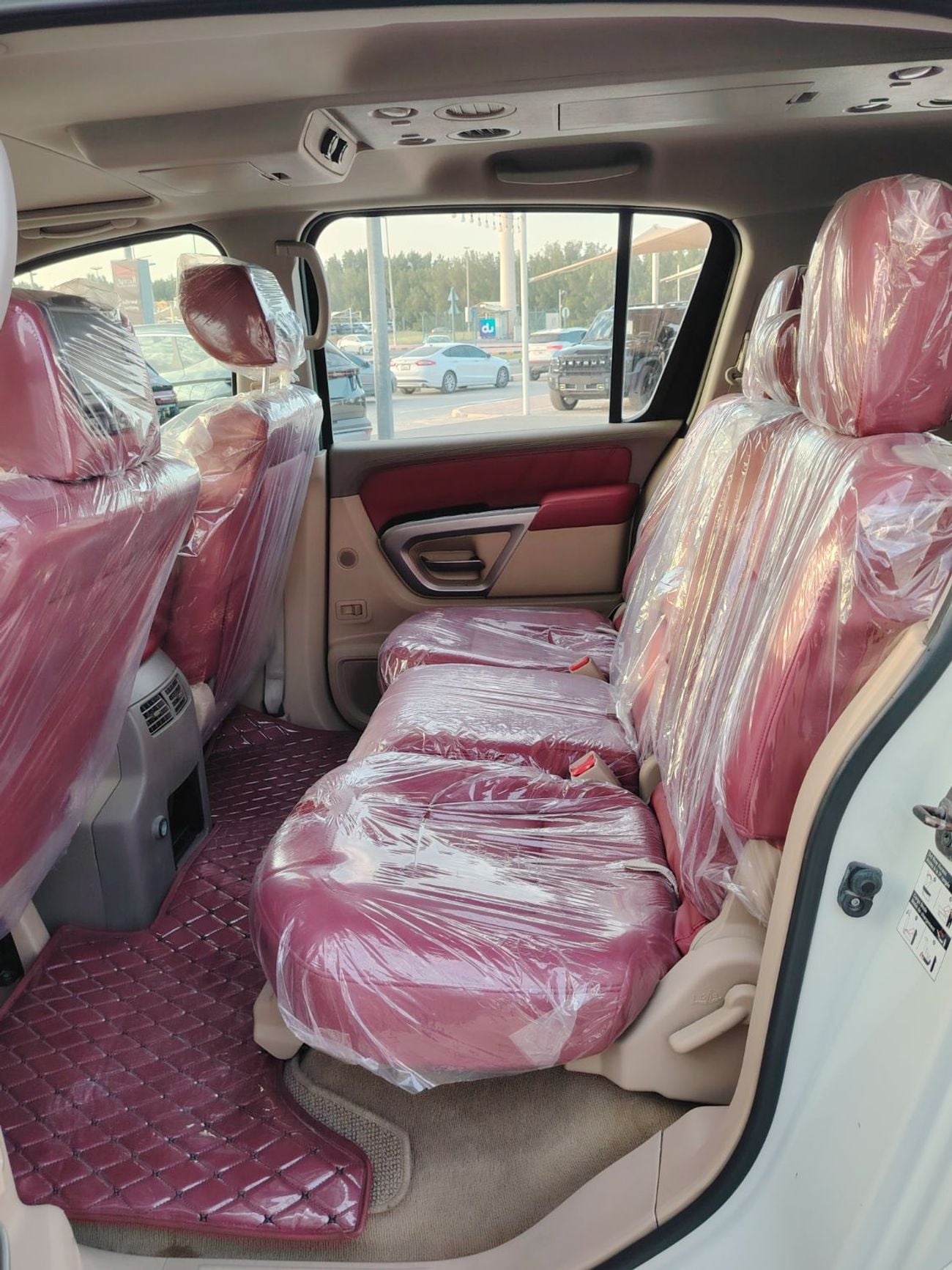 Nissan Armada LE 5.6L (320 HP)