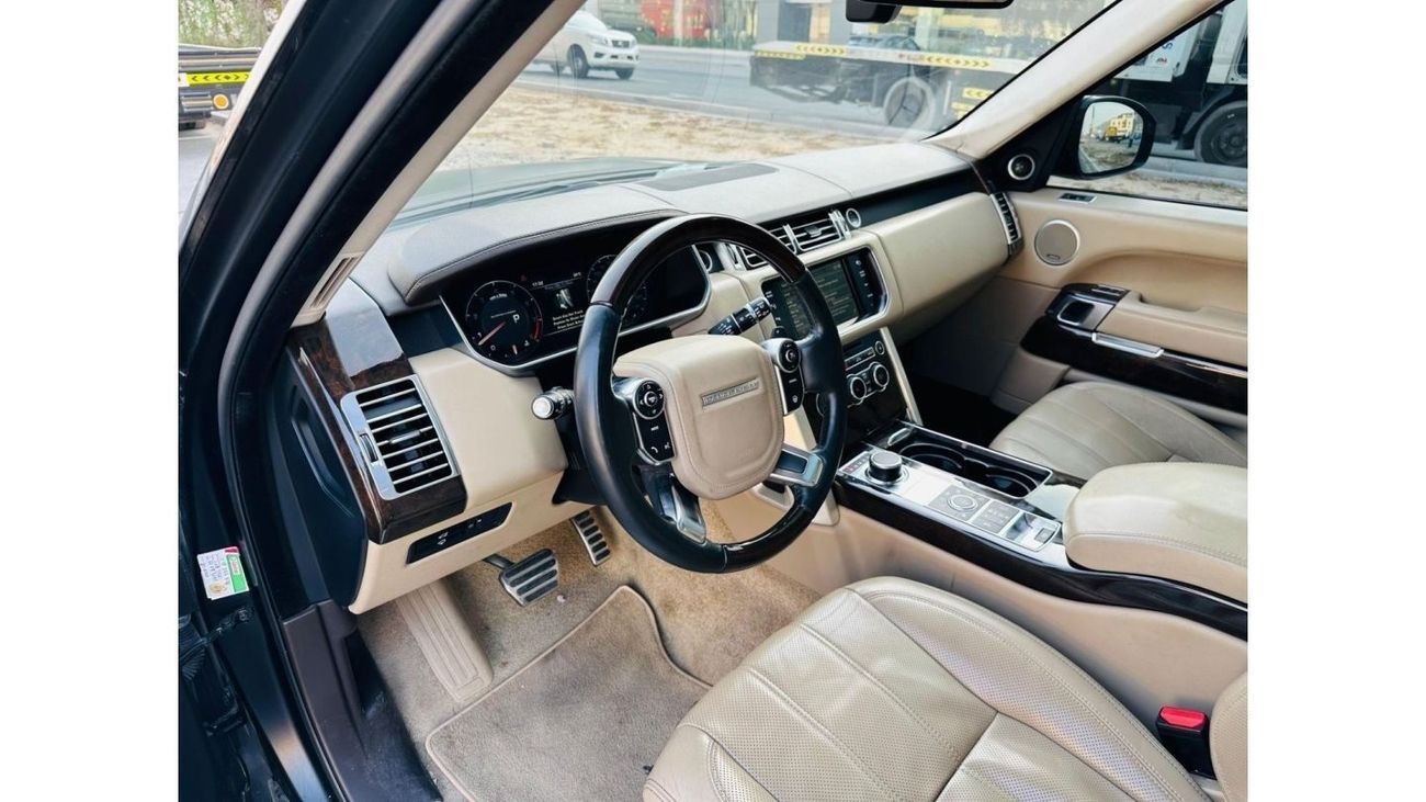 Land Rover Range Rover RANGE ROVER VOUGE SE 5.0 V8 | GCC | BLACK MATE PPF | WELL MAINTAINED