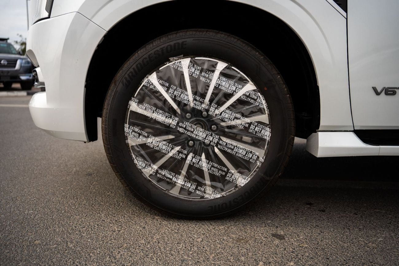 Nissan Patrol Nissan Patrol Platinum 2026    3.5  L White roof black