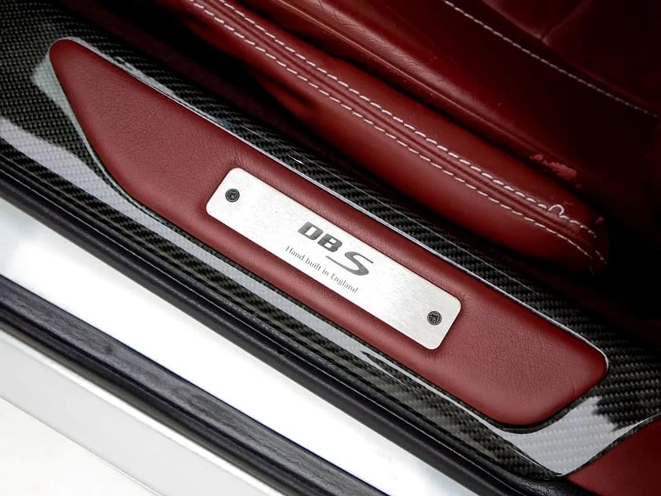 Aston Martin DBS Standard