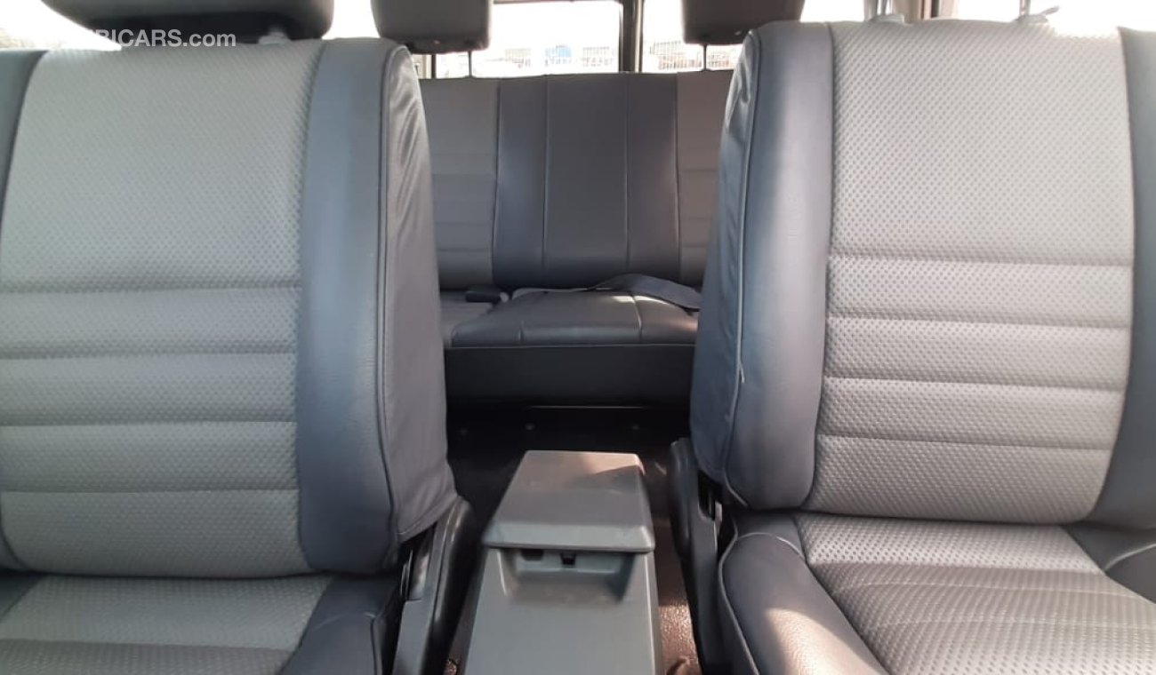 Toyota Land Cruiser 70 DIESEL  4.5L RIGHT HAND DRIVE