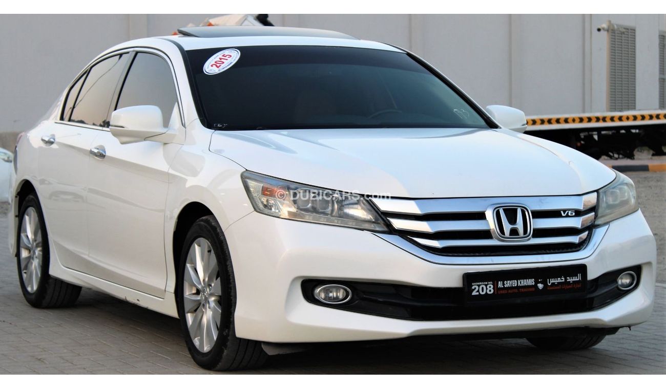 هوندا أكورد هوندا اكورد 2015 خليجي 6 سليندر فل اوبشن بدون حوادث نظيفه جدا من الداخل والخارج