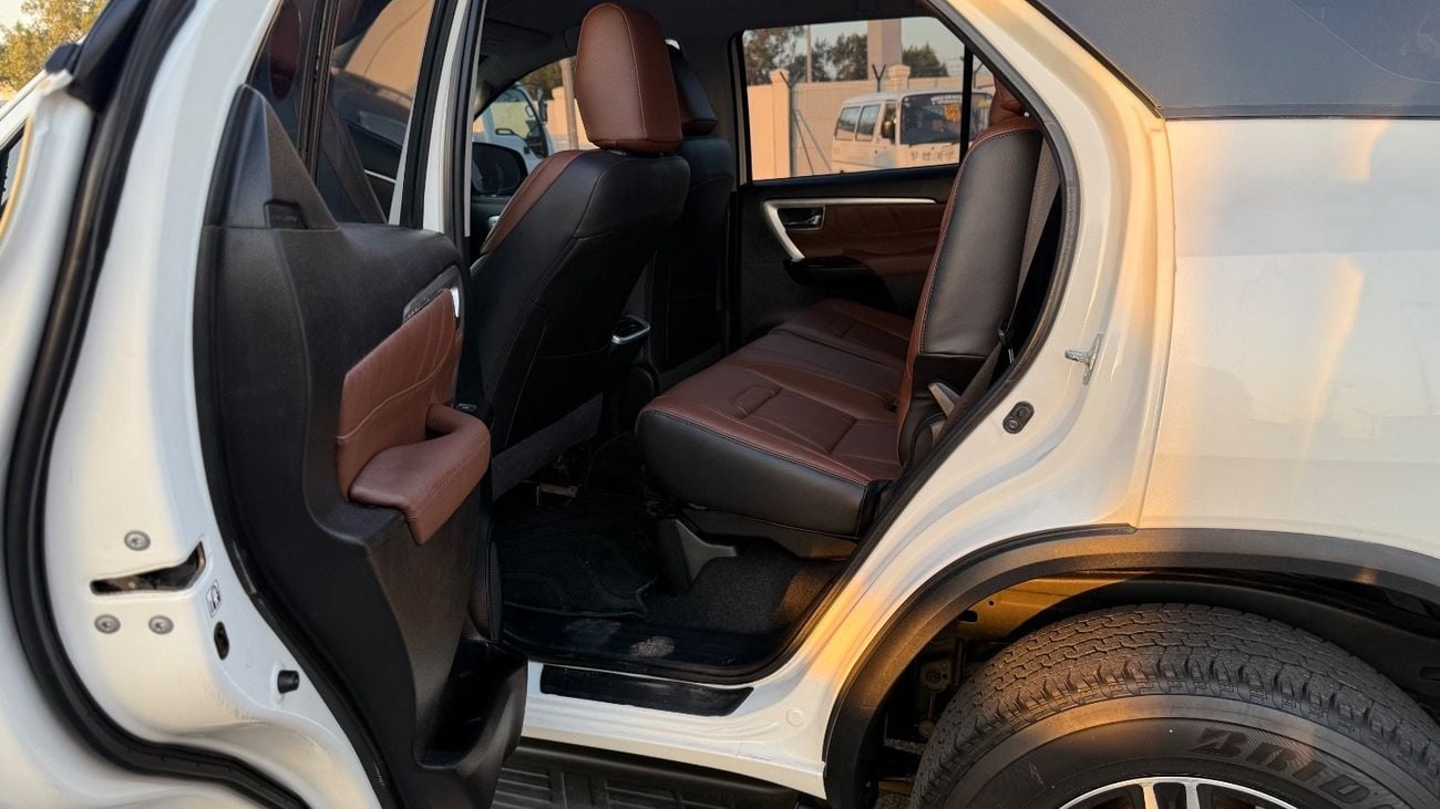 Toyota Fortuner GXR 4.0L (278 HP)